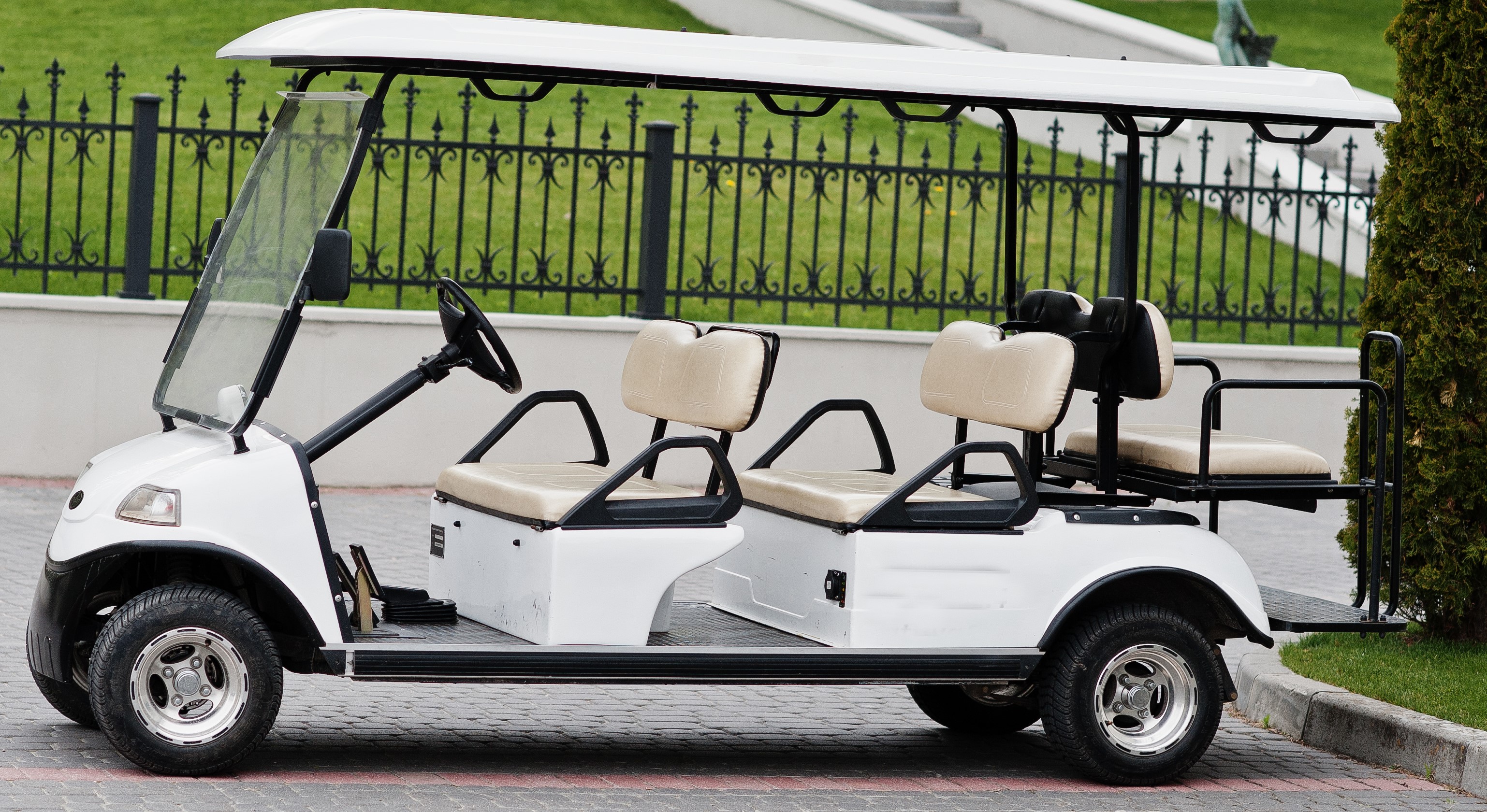 6-Seater Golf Cart Rental San Pedro Belize - Deluxe Golf Cart